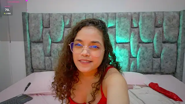 R3d_Moonss__'s cam snapshot