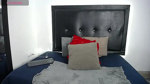 perla_stone_20's cam snapshot