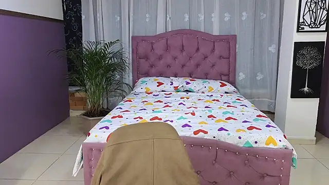 alaia_skater's cam snapshot