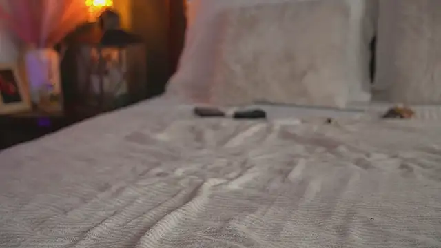 Alyonaqueen_'s cam snapshot