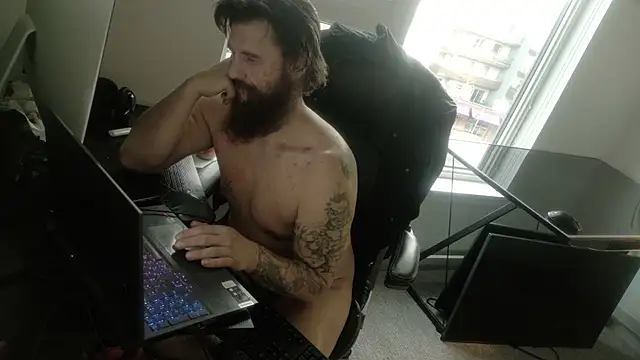 Armyexhibitionistvet live sex cam