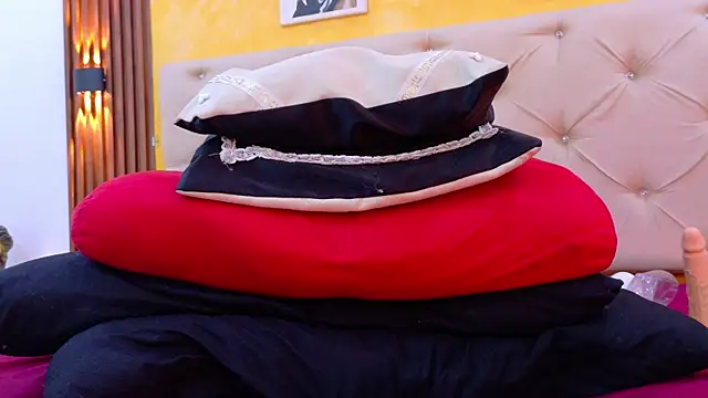 dayis_miller's cam snapshot