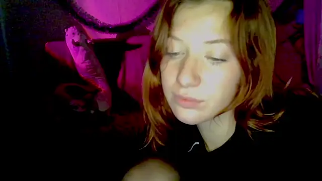 Lily_Ember's cam snapshot