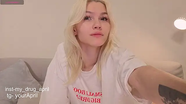 MyApril's cam snapshot