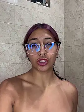 RavenGloomy's cam snapshot