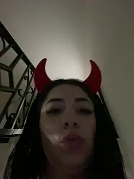 luna_ef_'s cam snapshot