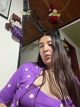 Alix_Rousses21's cam snapshot