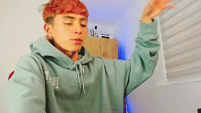 MaikyCooper live sex cam