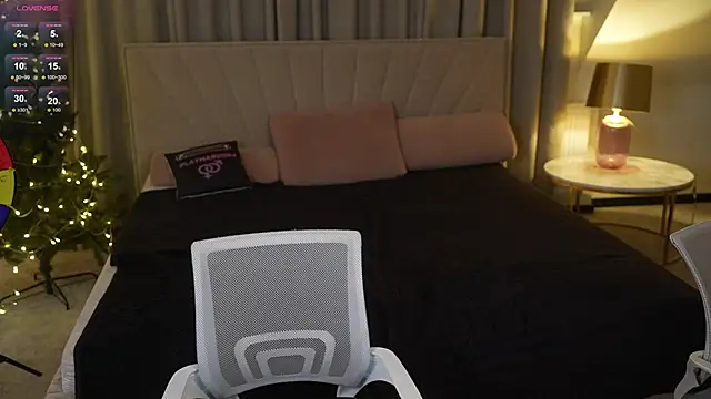 Esmie_Smile's cam snapshot