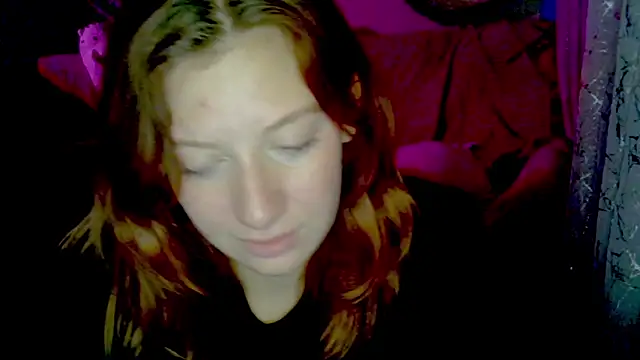 Lily_Ember's cam snapshot