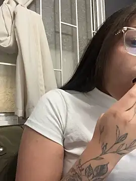 Alyha_Cortes's cam snapshot