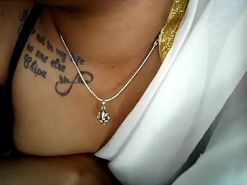 HOT_AARVI11's cam snapshot