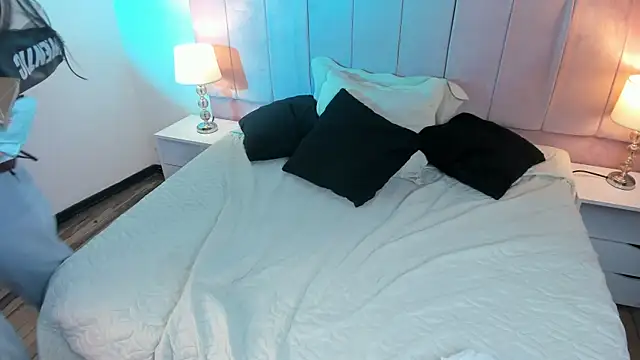 helena_1gv's cam snapshot