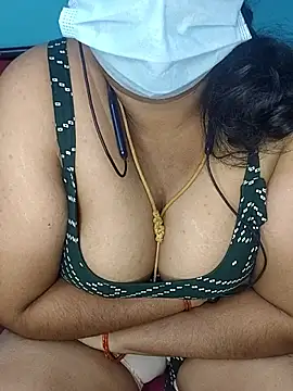 deepikasree143's cam snapshot