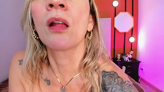 AtheneaRusell's cam snapshot