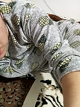 Rouzalinda's cam snapshot