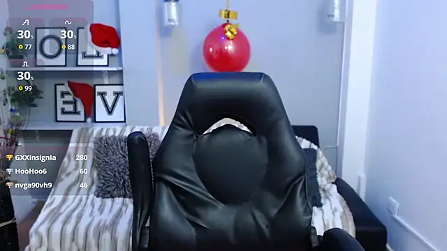 KendallWood_'s cam snapshot