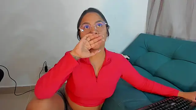 Nanny_11's cam snapshot