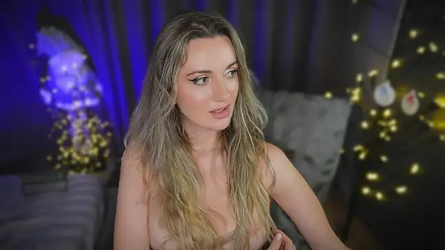 ShyNdWild live sex cam