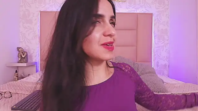 white_leti's cam snapshot