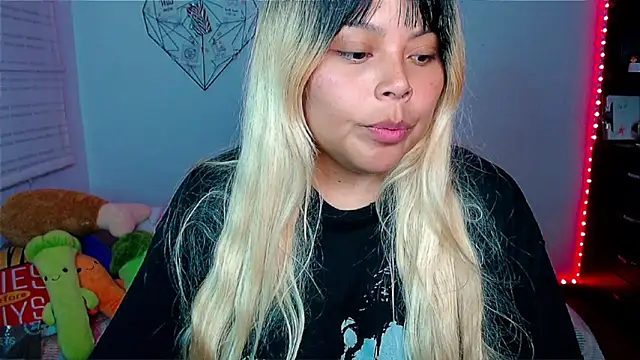 EllieMoonX's cam snapshot