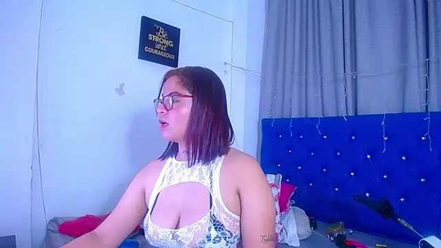 hornny_cougar's cam snapshot