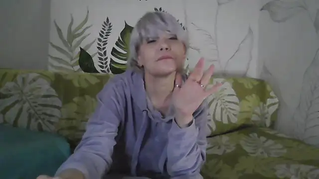 Catty_Lady's cam snapshot