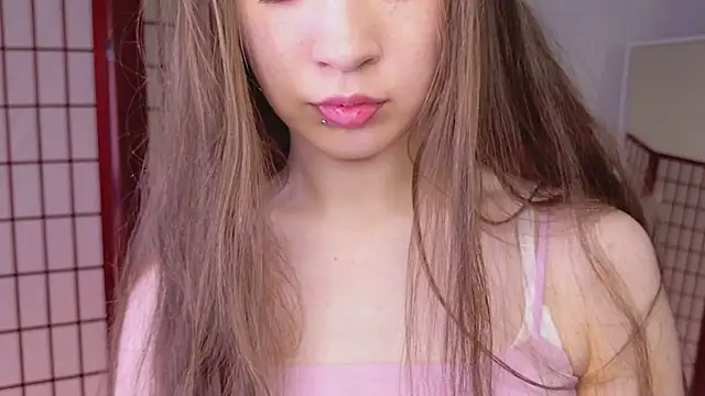 SilentLily's cam snapshot