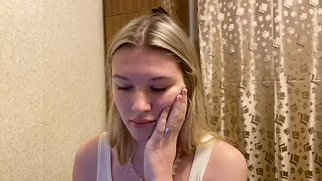 SkyeDavis's cam snapshot