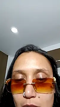 Esmeralda333's cam snapshot