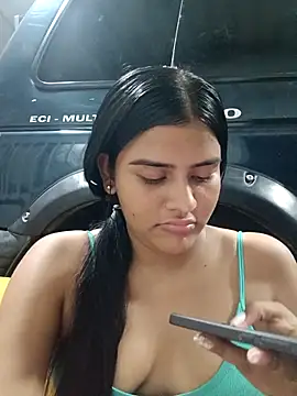 virgin_cunt's cam snapshot