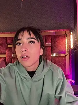 Emma_pinkk18's cam snapshot