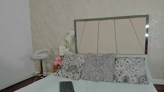 Catira_Rozzi's cam snapshot