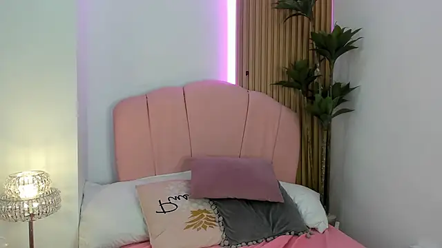 zoe_quinn7's cam snapshot