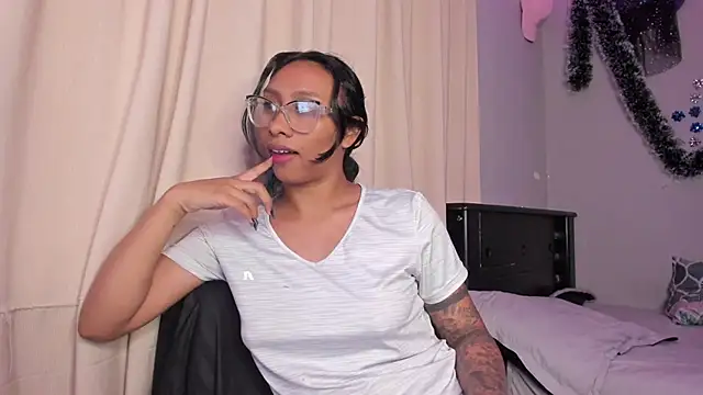 Brunettesexy0's cam snapshot