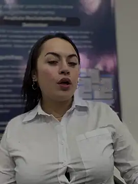 Lesly_10-'s cam snapshot