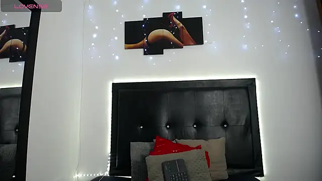 perla_stone_20's cam snapshot