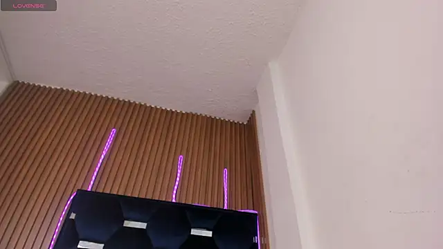 cute_emily_'s cam snapshot