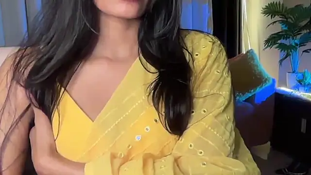 Wow-nisha's cam snapshot