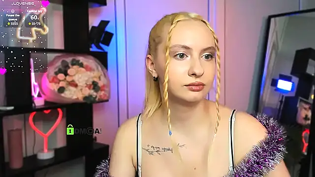 mila_glow1's cam snapshot