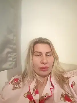 NaughtyClaudia_'s cam snapshot