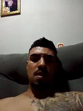 nnyzinho17 live sex cam