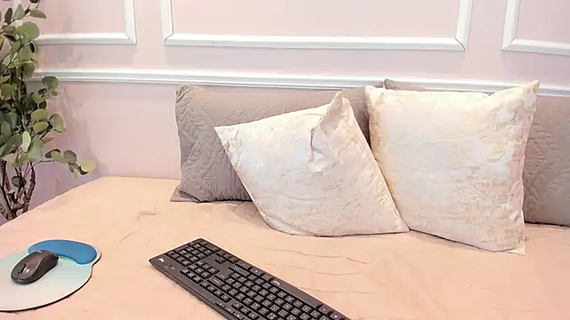 Lucy_Canel's cam snapshot