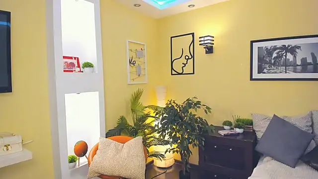 exposed_lizzy's cam snapshot