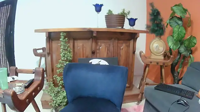 SexyCurves9's cam snapshot