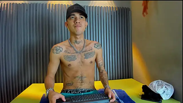 AYALA_TATTOO's cam snapshot