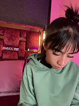 Emma_pinkk18's cam snapshot