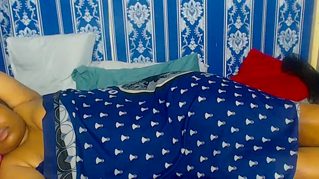 JUICEYLIPS333's cam snapshot