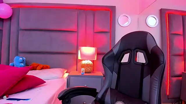 GabyMoreau's cam snapshot