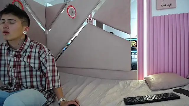 oblivionlove's cam snapshot